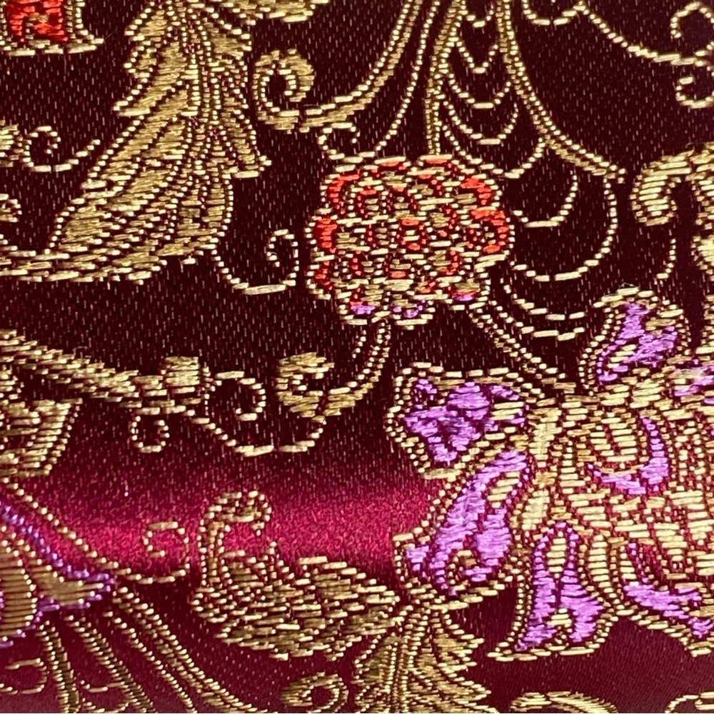 Cute and Small Little & Structured Asian Style Wallet for Change or Small Bills - Picture 4 of 10